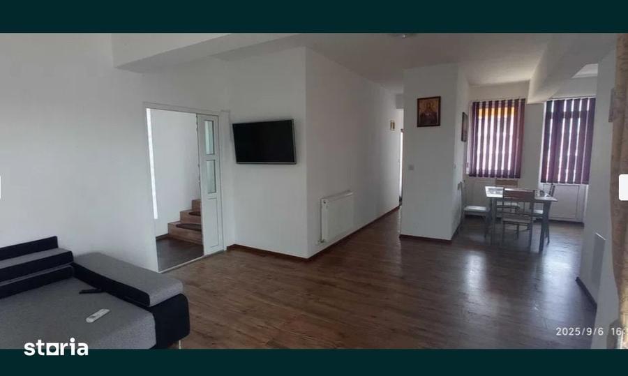 Casă cu 4 camere cu Teren 10 Mp în Sânmartin
