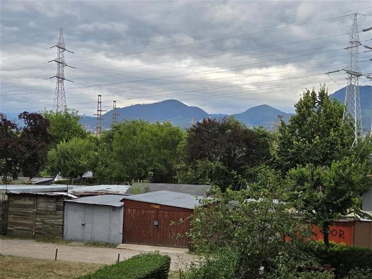 Apartament cu 2 camere nedecomandat, mobilat în Uzina 2