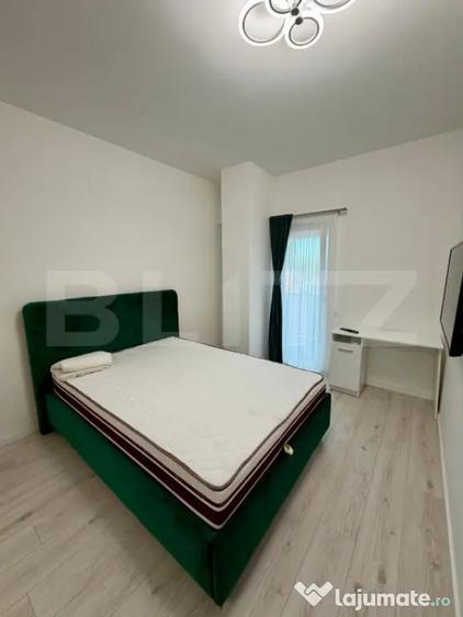 Apartament cu 3 camere semidecomandat în Horea