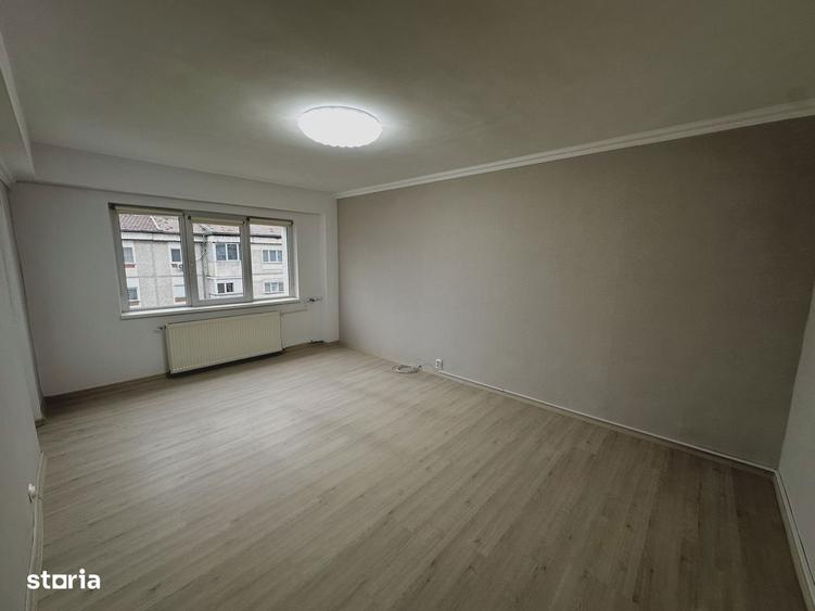 Apartament cu 3 camere decomandat, mobilat în Calea Aradului