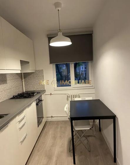 Apartament cu 2 camere semidecomandat, mobilat în Grivița