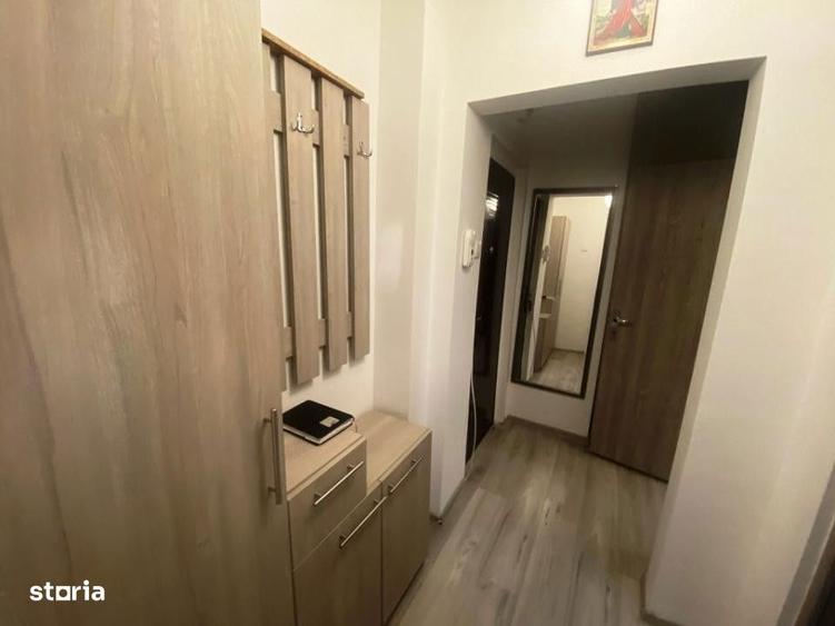 Garsonieră decomandată în 9 Mai