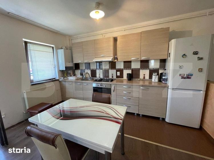 Apartament cu 3 camere semidecomandat în Florești