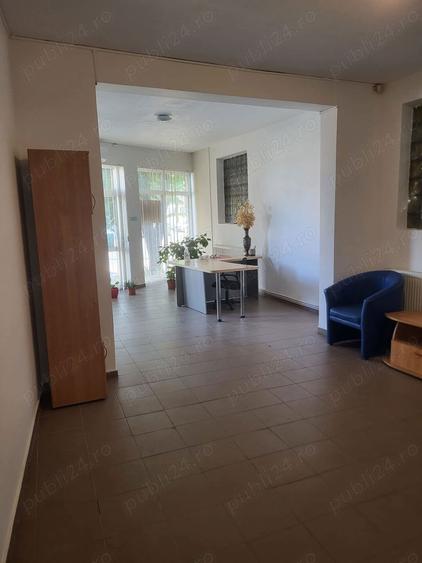Casă cu 5 camere cu Teren 100 Mp în Central