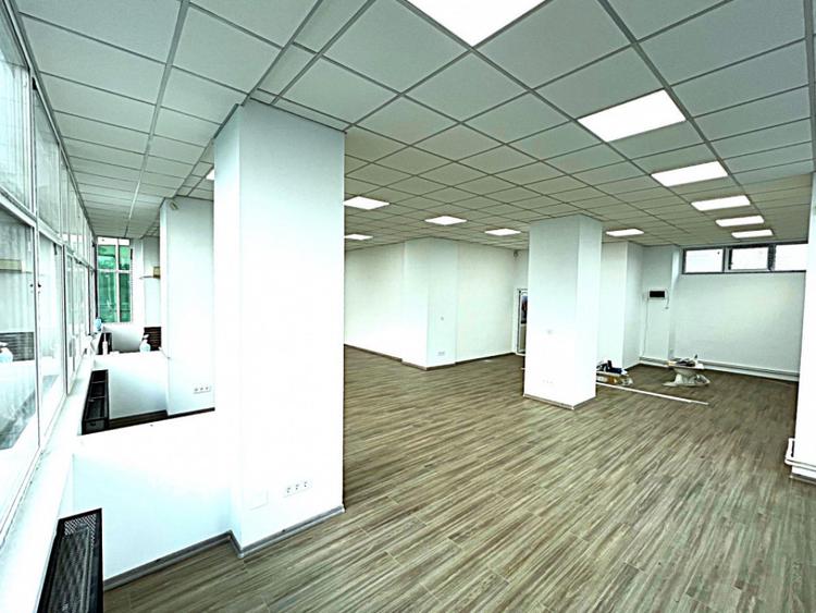 Spațiu comercial, de 126 mp, în Central