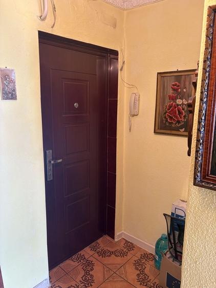 Apartament cu 2 camere semidecomandat în 5 Călărasi