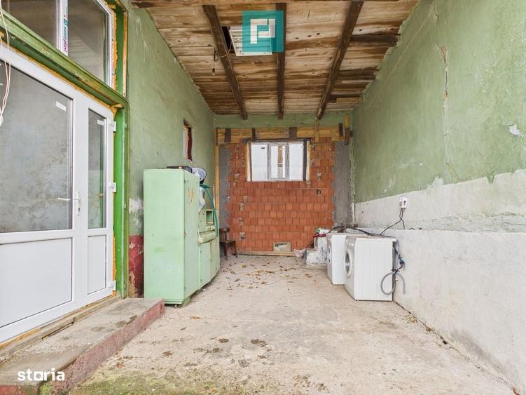 Casă cu 3 camere cu Teren 1216 Mp în Vinga