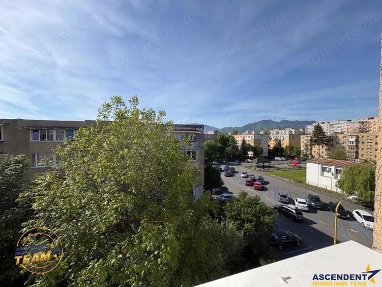 Apartament cu 2 camere decomandat în Florilor