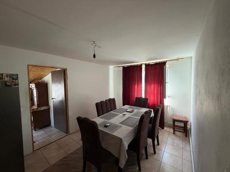 Casă individuală cu 3 camere cu Canalizare în Lascăr Catargiu