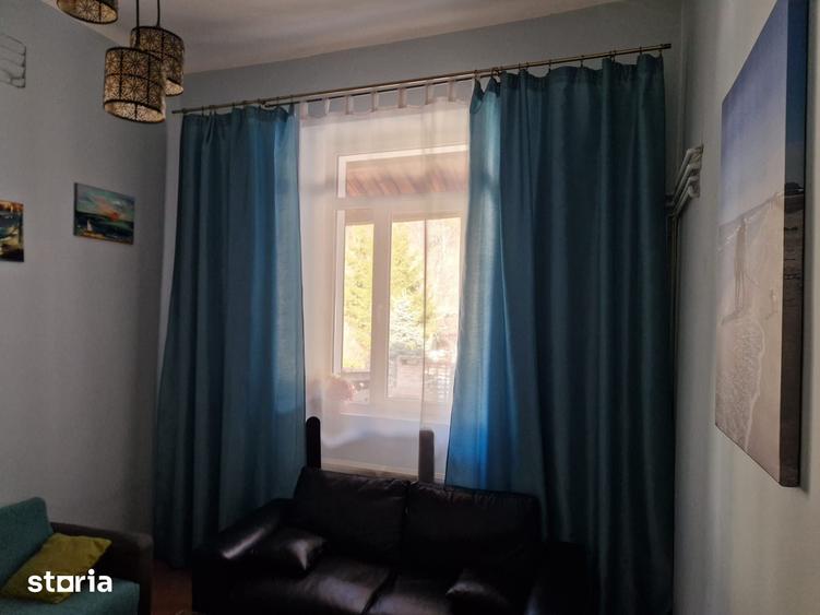 Casă cu 7 camere cu Teren 500 Mp în Bran