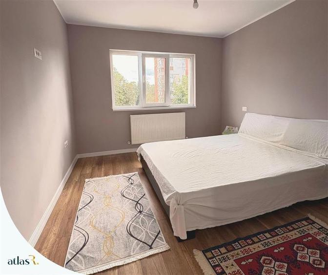Apartament cu 3 camere semidecomandat, mobilat în Tătărași