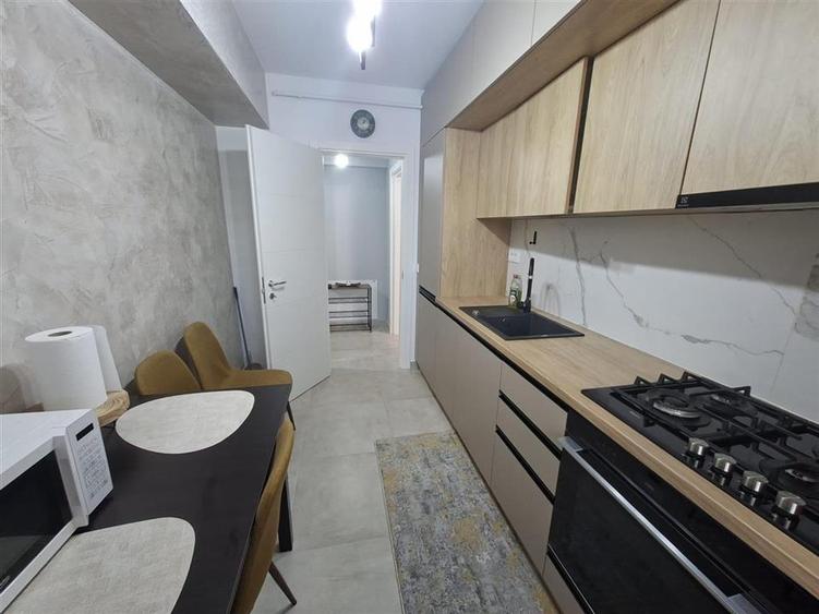Apartament cu 2 camere decomandat, mobilat în Galata