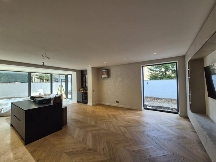 Apartament cu 4 camere decomandat, mobilat în Voluntari