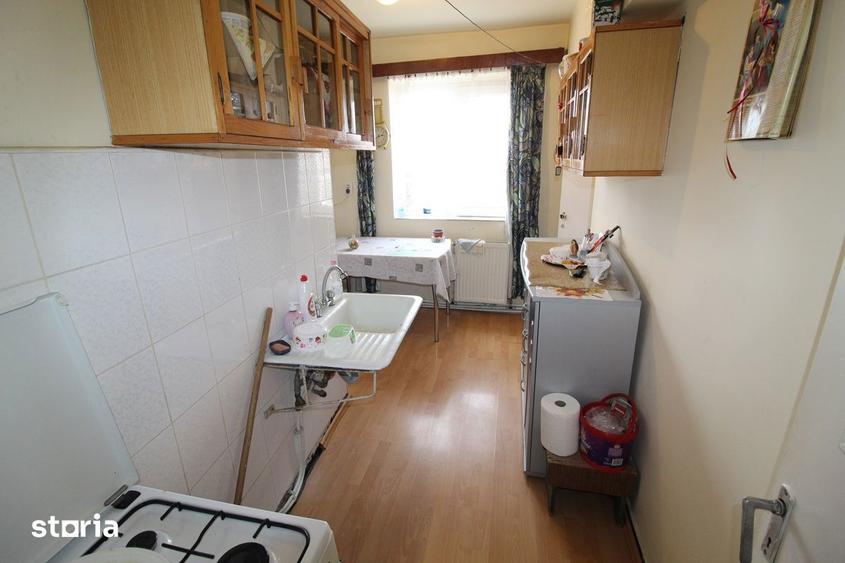 Vand apartament cu 3 camere in Calan, Central-Str.Traian, etaj 2... - 9