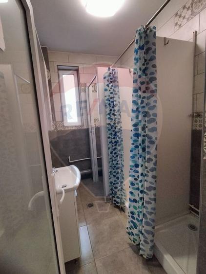 Casă individuală cu 7 camere cu Teren 212 Mp în Eminescu