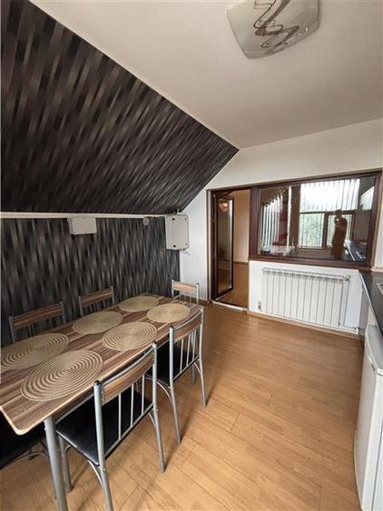 Casă cu 8 camere cu Teren 200 Mp în Exterior Nord