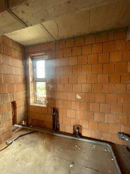 Apartament cu 2 camere semidecomandat în Independenței