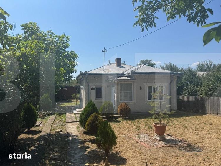 Casă cu 2 camere cu Teren 1326 Mp în Central