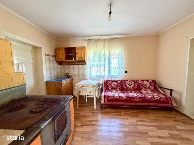 Casă cu 3 camere în Cornu Luncii