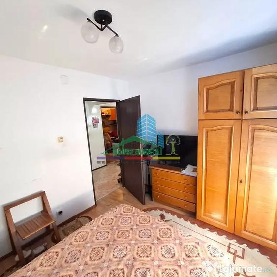 Apartament cu 3 camere decomandat în Sud