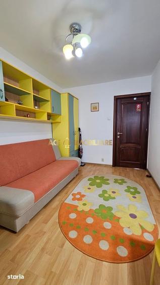 Apartament cu 4 camere, mobilat în Titan