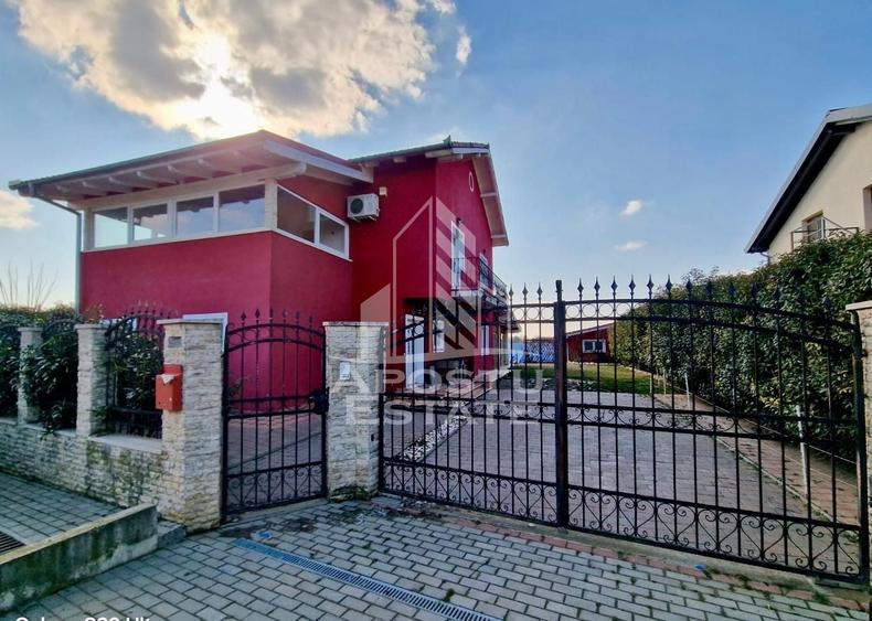Casă individuală cu 4 camere cu Piscina în Zădăreni