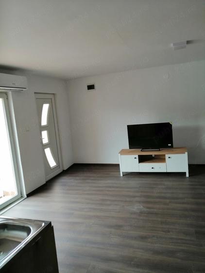 Casă cu 2 camere cu Teren 200 Mp în Central