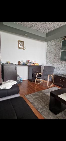 Apartament cu 3 camere în Rovine