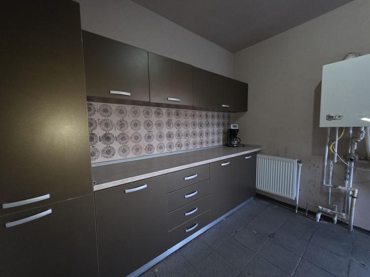 Casă individuală cu 4 camere cu Canalizare în Ștefăneștii de Jos