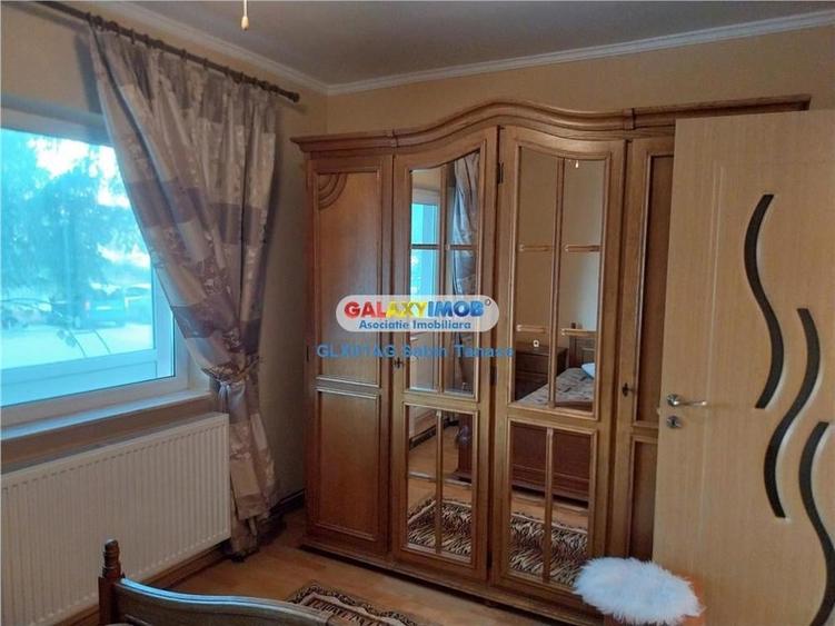 Apartament cu 3 camere decomandat în Prundu