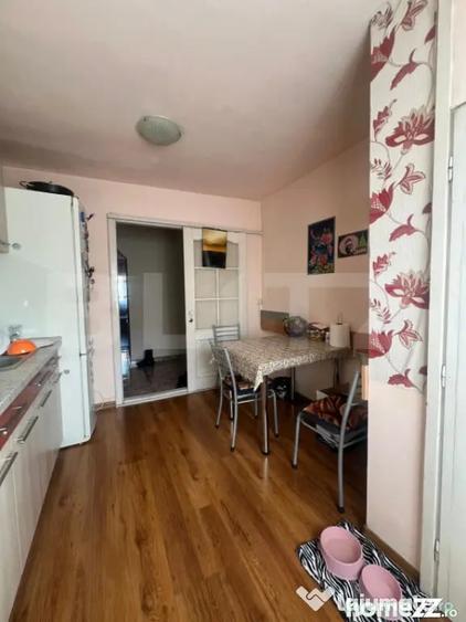 Apartament cu 4 camere decomandat în Central