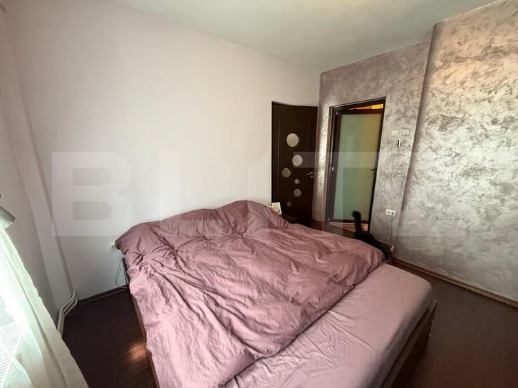 Apartament cu 4 camere decomandat, mobilat în Central