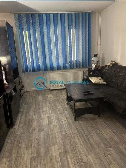 Apartament cu 2 camere semidecomandat, mobilat în Sud
