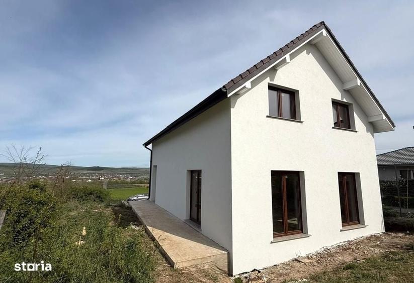 Casă cu 4 camere cu Teren 490 Mp în Jucu