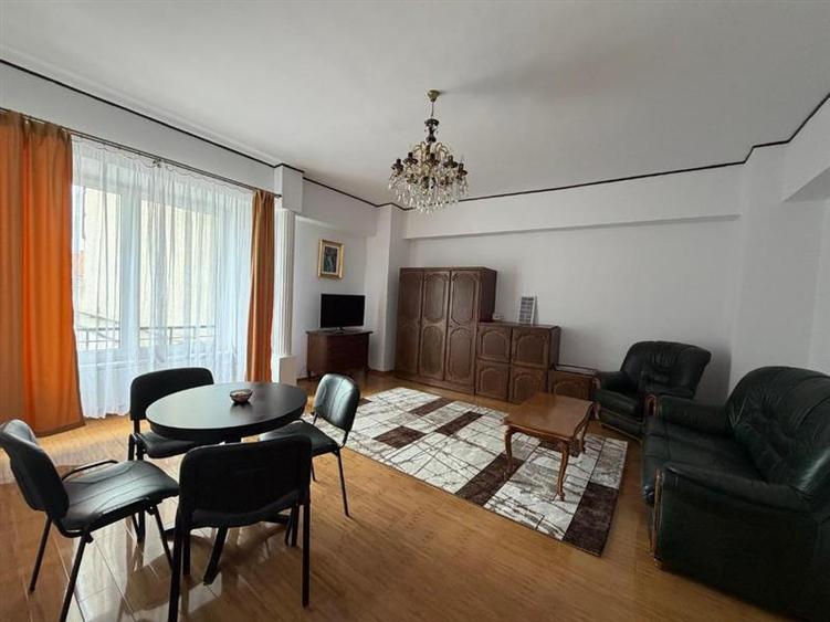 Apartament cu 2 camere decomandat, mobilat în Centrul Civic