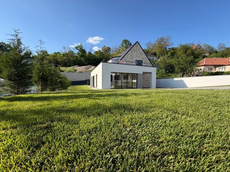 Casă cu 4 camere cu Teren 800 Mp în Feleacu