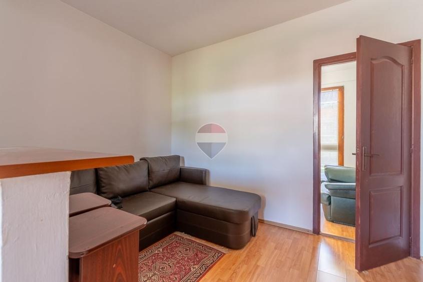 Apartament cu 2 camere semidecomandat, mobilat în Florești