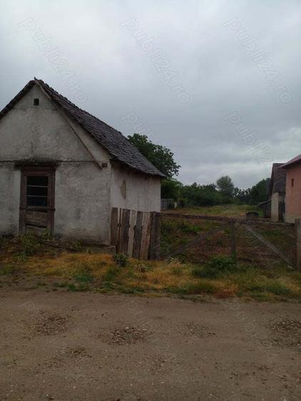 Casă cu 2 camere cu Teren 1600 Mp în Tăut