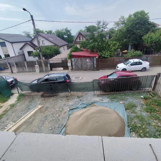 Casă cu Teren 200 Mp în Central