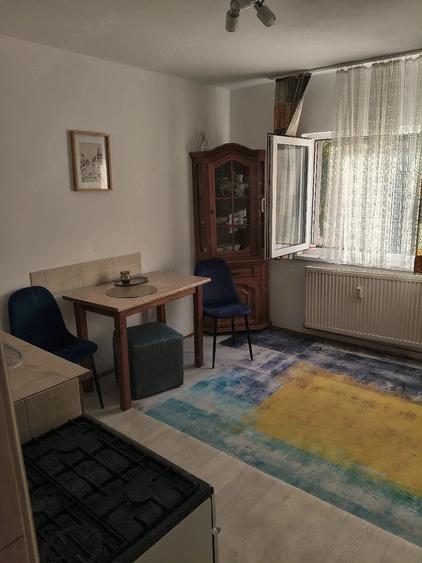 Garsonieră decomandată în Central