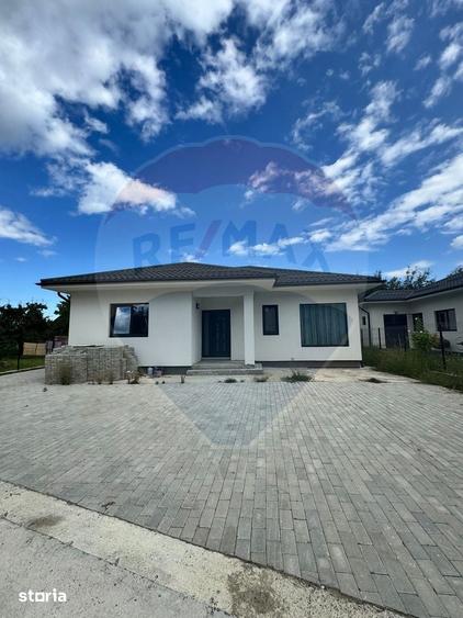 Casa / Vila cu 4 camere - 8