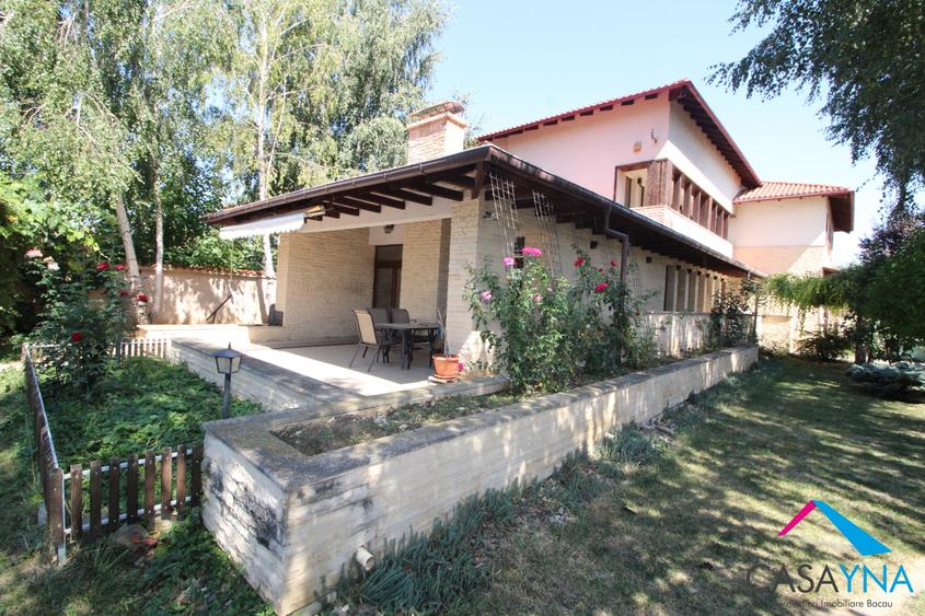 Casă individuală cu 7 camere cu Canalizare în Gherăiești