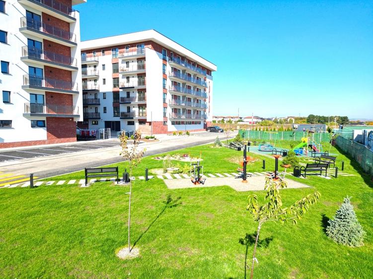 Apartament cu 3 camere semidecomandat în Galata