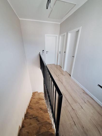 Duplex cu 4 camere cu Canalizare în Moșnița Veche