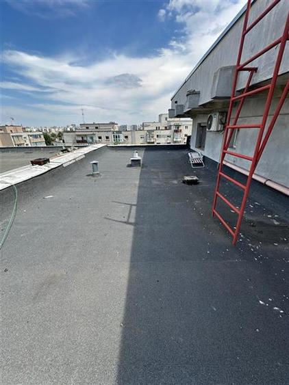 Apartament cu 3 camere semidecomandat, mobilat în Tineretului