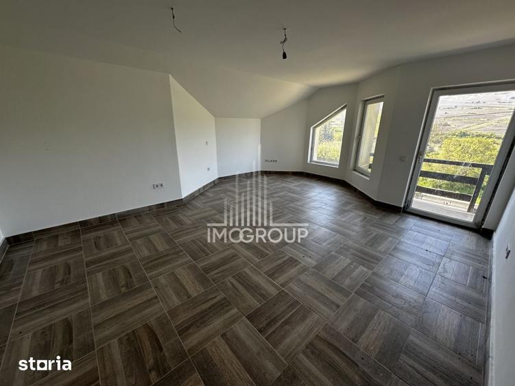 Casă cu 4 camere cu Teren 1523 Mp în Apahida