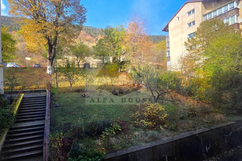 Apartament cu 3 camere decomandat, mobilat în Răcădău