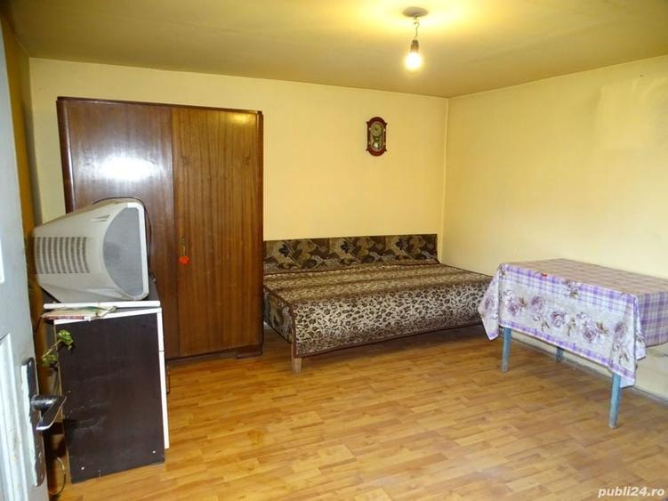 Casă cu Teren 2930 Mp în Giuvărăști
