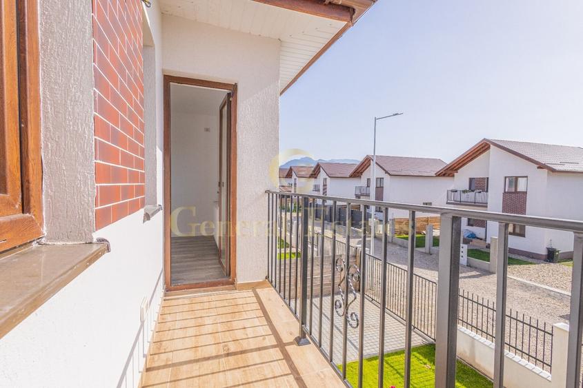 Duplex cu 4 camere cu Canalizare în Tărlungeni
