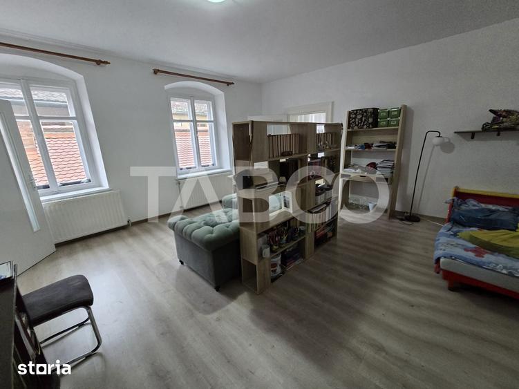 Apartament cu 2 camere nedecomandat în Central — fotografia 1